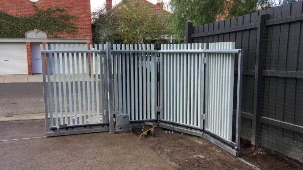 Best Selling Automatic Curved Sliding Gates 078