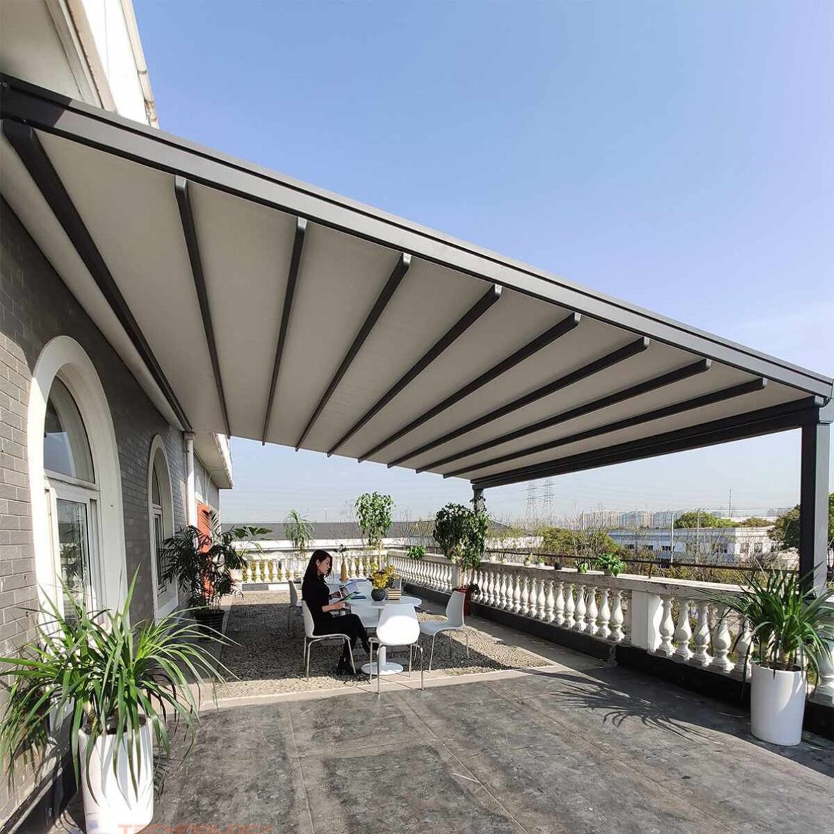 Retractable Shade Canopy