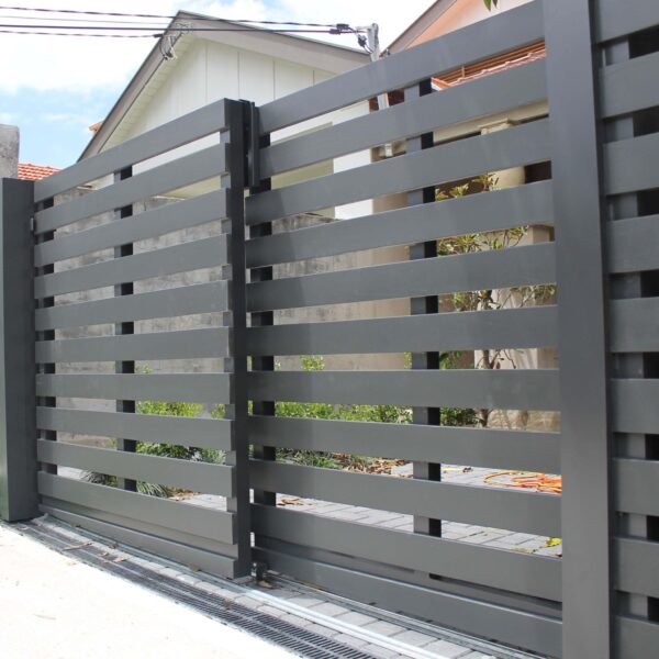 4 Panel Telescopic Gate