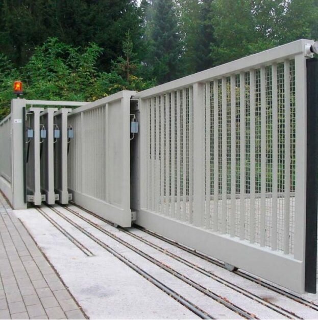 4 Panel Telescopic Gate