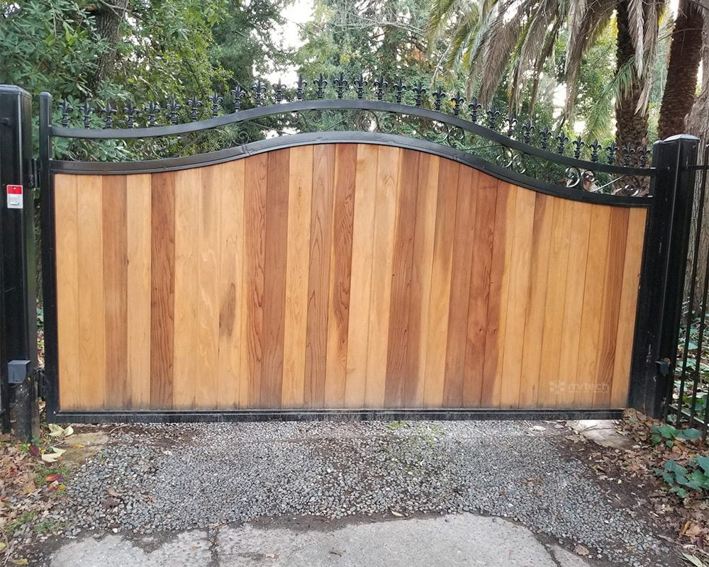 Secure Beautiful Steel Metal Art with Wood Outdoor Gate