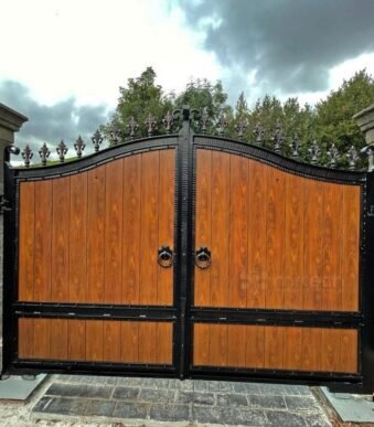Secure Beautiful Steel Metal Art with Wood Outdoor Gate Wooden Wrought Iron Gate Design