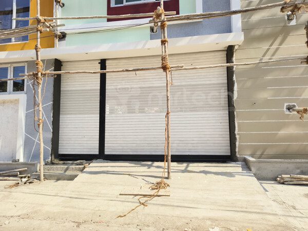 Flat Plain Slat Patti with Perforated Rolling Shutter for House