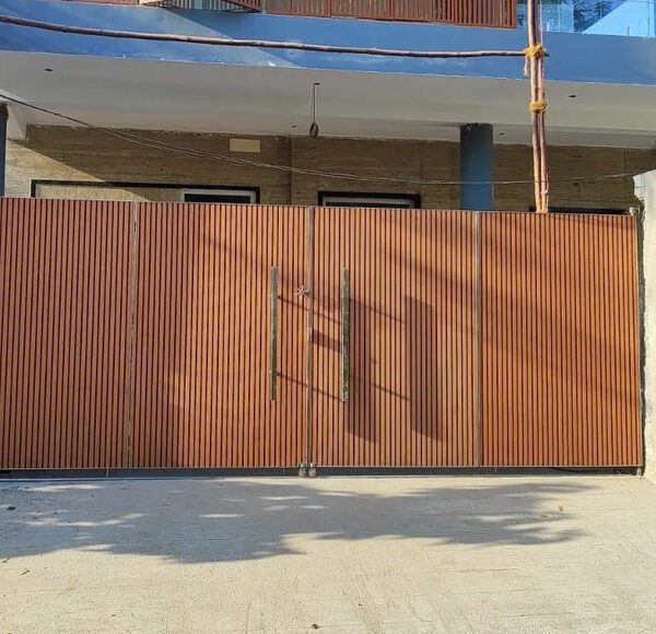 Automatic Swing Bi Fold Gate With Classic WPC Panel Design