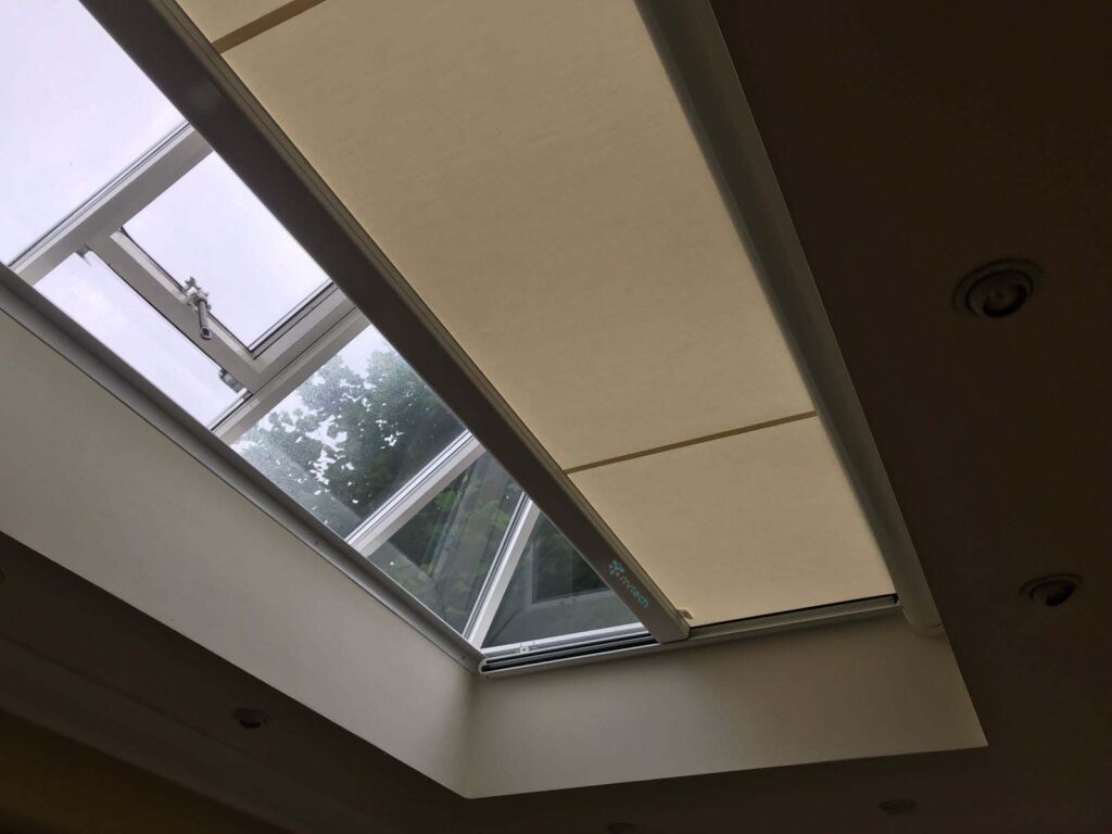 Exterior Ceiling Roof Blind Waterproof Fabric